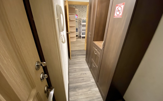 Dvukhkomnatnaya v Poselke Kalininets, Ulitsa Fabrichnaya Flat