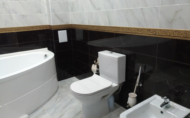 8 Avenyu Hotel