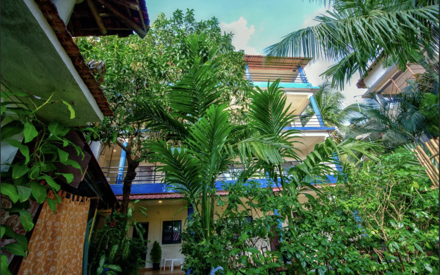 Отель Aqua Wave by YogiTree