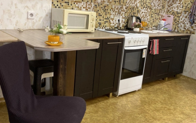Apartamenty S Balkonom Na Polevaya 10