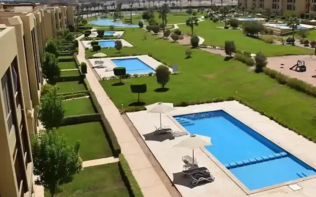 Апартаменты One Bedroom Golf Heights