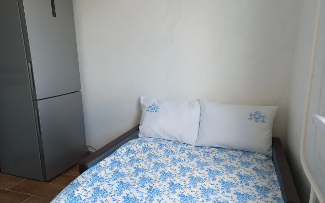 Ryadom s klinikoj Fedorova i Institutom pediatrii (m. Seligerskaya) Flat