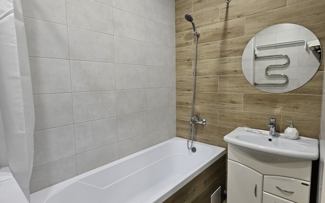 Studiya U Metro Na 25 Etazhe Flat