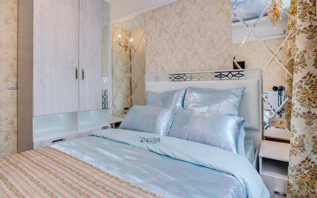 Golden Hotel