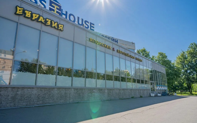 Na Ulitse Podvodnika Kuzymina, 38 Flat