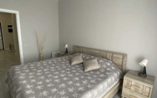 Na Ulitse Pervomayskoy 1 Flat