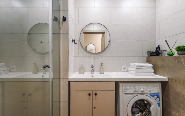 U Metro Kirovskiy Zavod Apartments