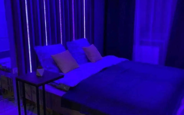 S Dizaynerskim Remontom na Lomonosova 43 Flat