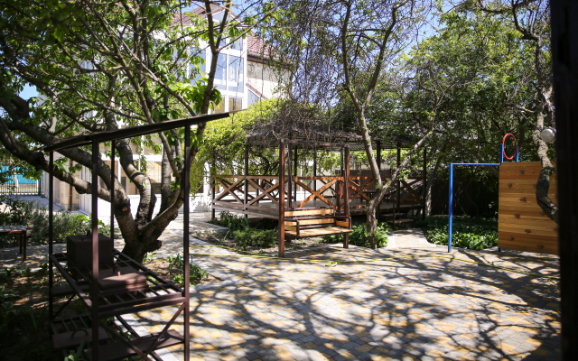 Arina Guest house
