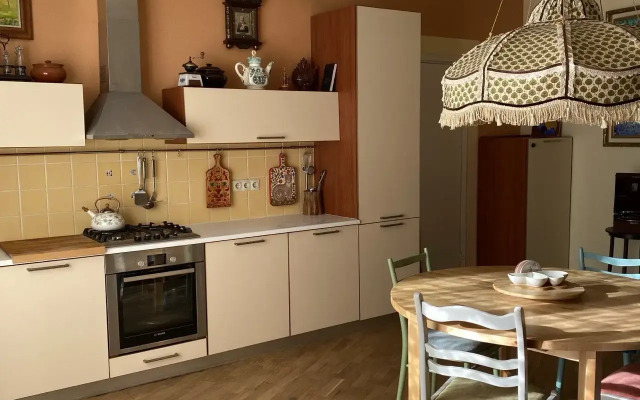 Квартира Уютная художницы