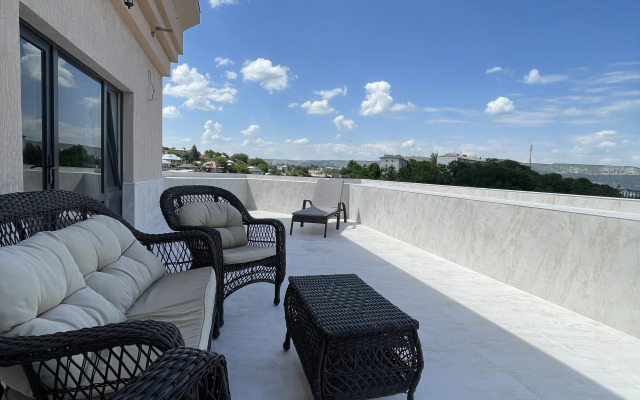 Квартира с большой террасой