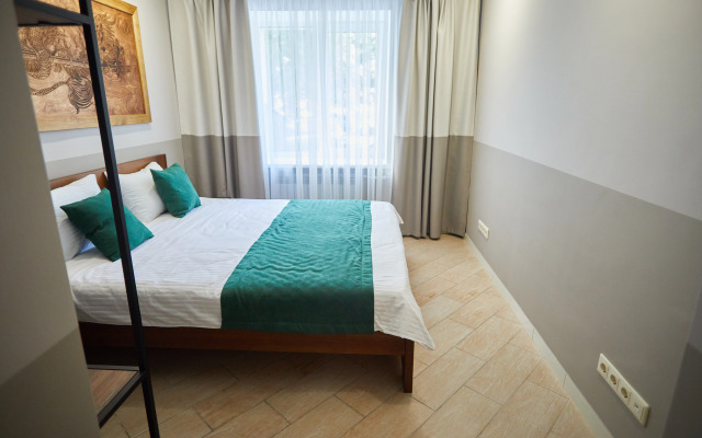 Na Dekabristov 10 Flat