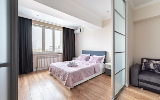 Na Arbate v Istoricheskom Tsentre Almaty Flat