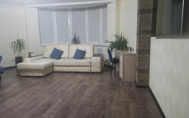 Квартира ОренРент Двухкомнатная на Просторной