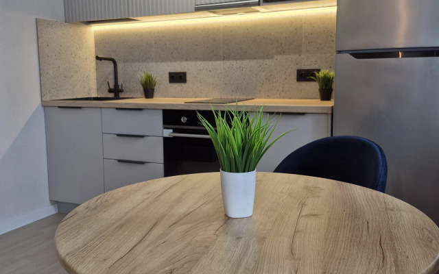 Квартира студия у торгового центра Макси