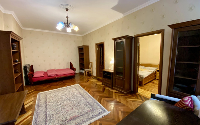 Апартаменты У Банковского Моста