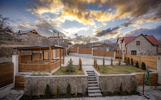 Taniqinn Dilijan Hotel