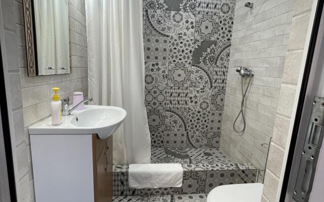 Neva Guest House