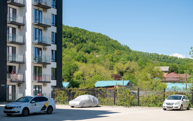 Studiya S Basseynom I Vidom Na Gory Apartments