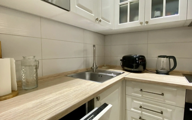 Uyutnaya Trekhkomnatnaya S Shikarnoy lodzhiey Flat