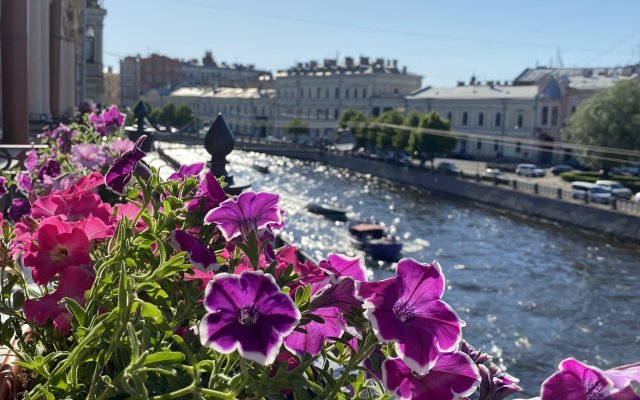 Гостевой дом Соло на набережной реки Мойки 82