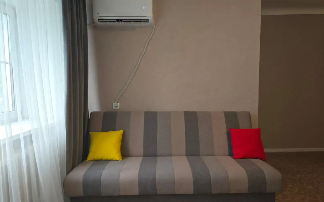 Dvukhkomnatnaya Kvartira Vozle Zhd Vokzala Flat