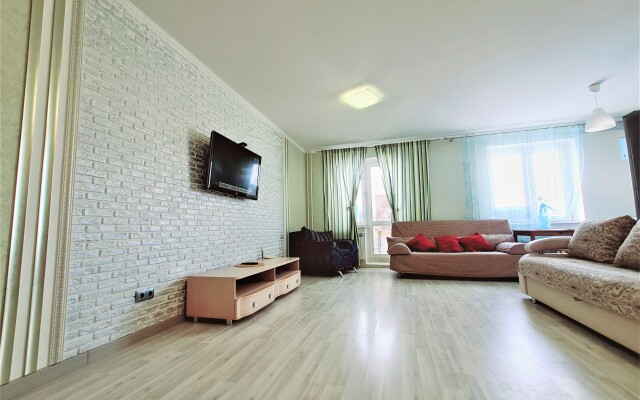 1komn 3khmestny Standart Neftyaniki Apartments!