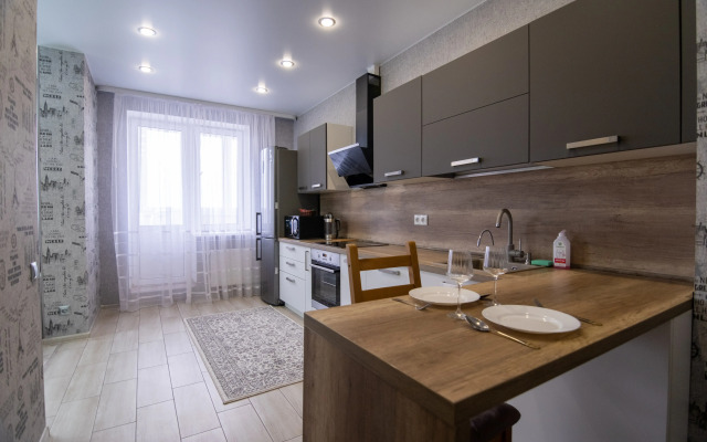 Uyutnaya Kvartira U Platonovskogo Parka Dlya 4kh Gostey Flat