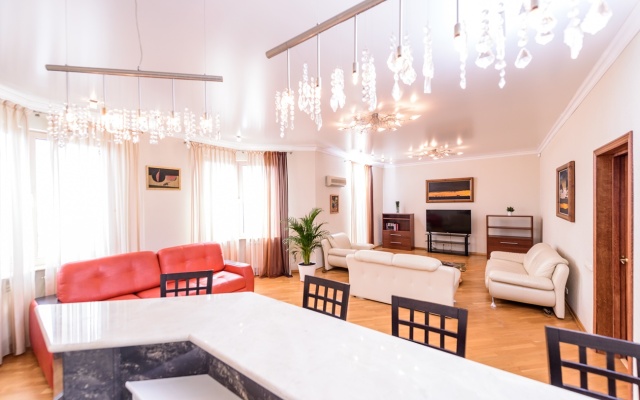 Na 5-m Voykovskom Apartments