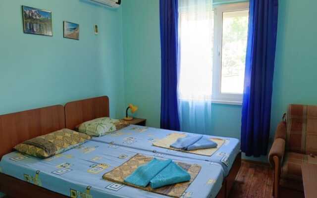 Barkhatny Sezon Guest House