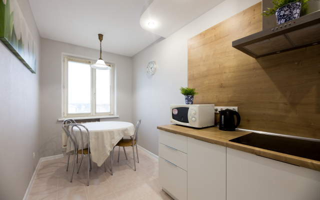 Апартаменты 4-комнатные HomeApart Сторожовская, 8