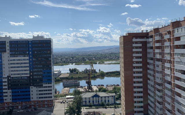 New large one-bedroom apartment on Sovetov Square