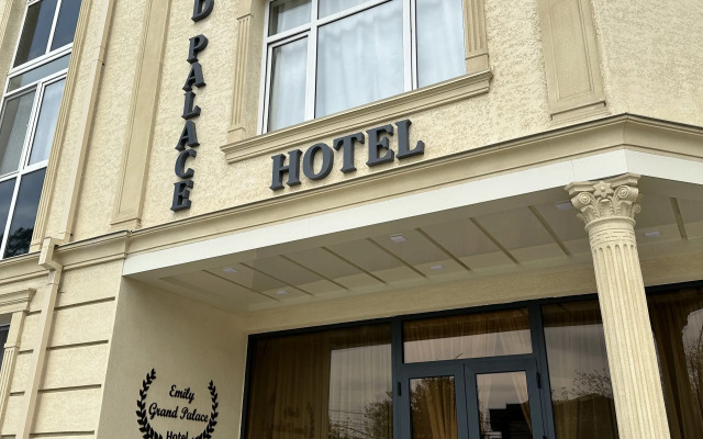 Hotel Emily Grand Palace