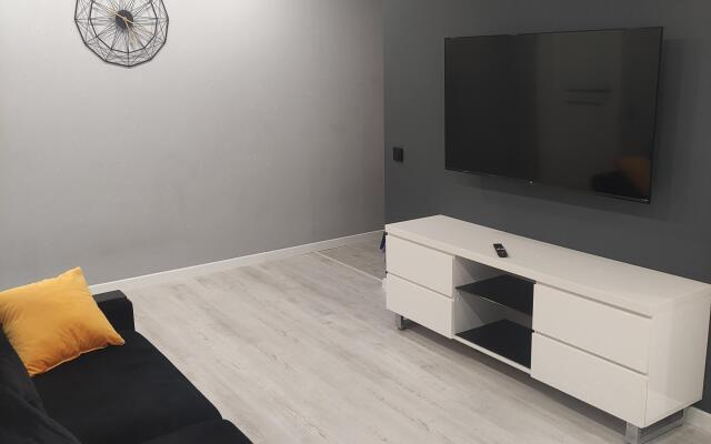 Dvukhkomnatnaya Kvartira V Samom Tsentre Flat
