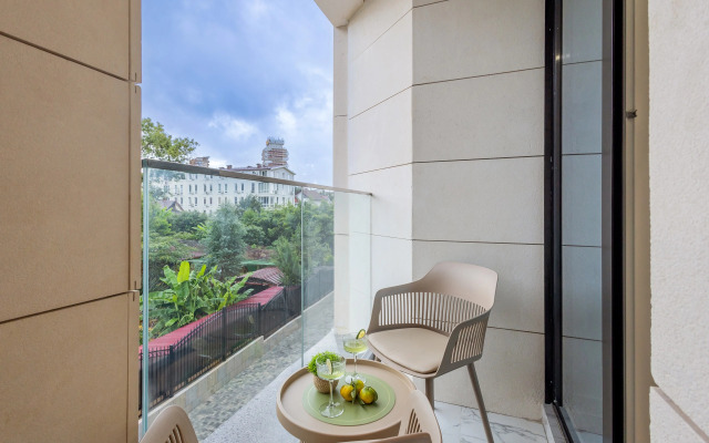 Квартира С бассейном на территории МореСолнцеАпарт