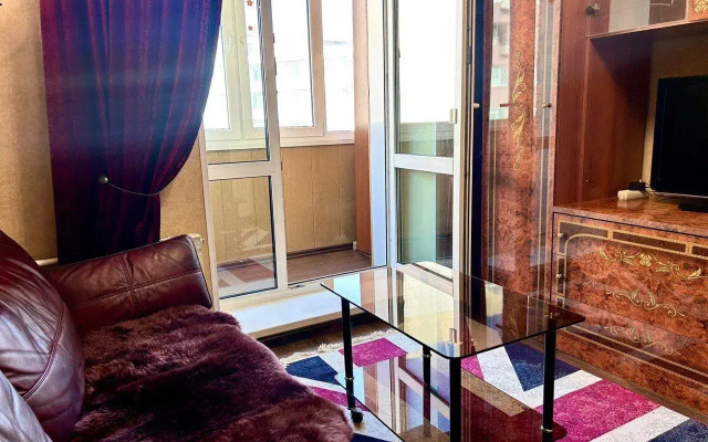 Na Partizanskom Prospekte 13 Flat