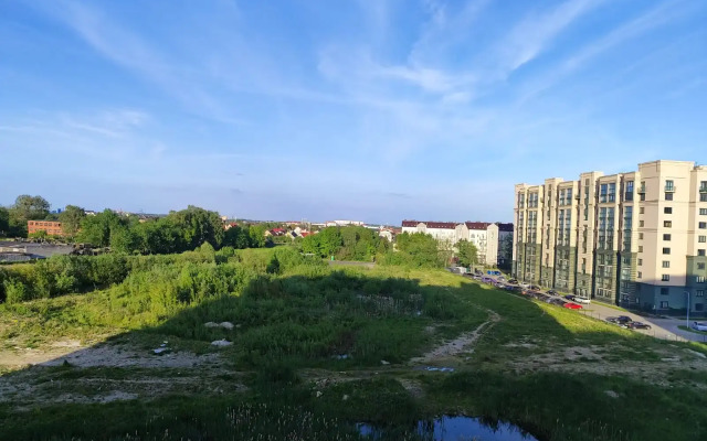 Bolshaya Dvukhkomnatnaya Kvartira V Kaliningrade Flat
