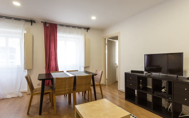 Tavares Apartments
