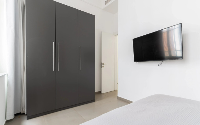 Blueground at Nahalat Byniamin ID53 Apartments