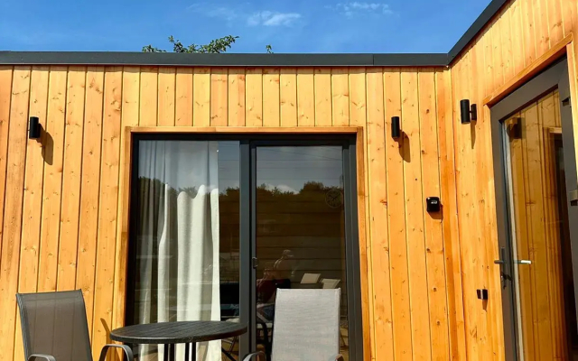 Частный дом у озера