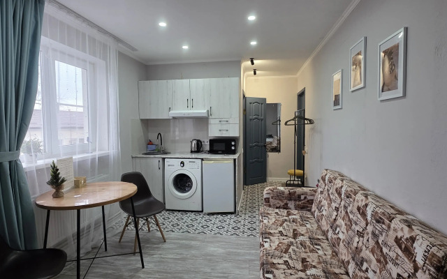 Квартира За Сценой