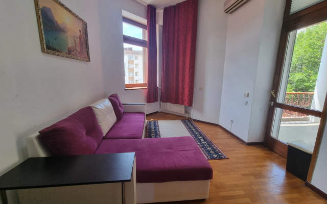 S Basseynom Private House