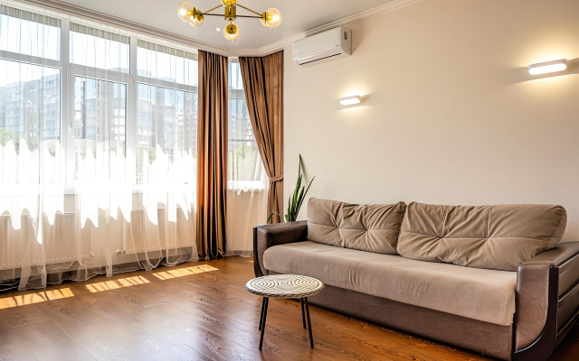 V Tsentre Goroda S Vidom Na Park Apartment