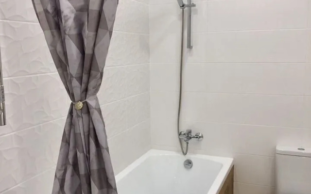 Квартира Уютная cтудия в дoме комфорт-клaсcа Рoманoв New Life