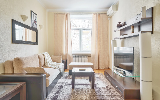 Апартаменты 2-комнатная на Леонтьевском переулке