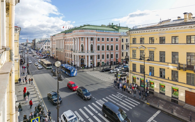 Апартаменты на Невском