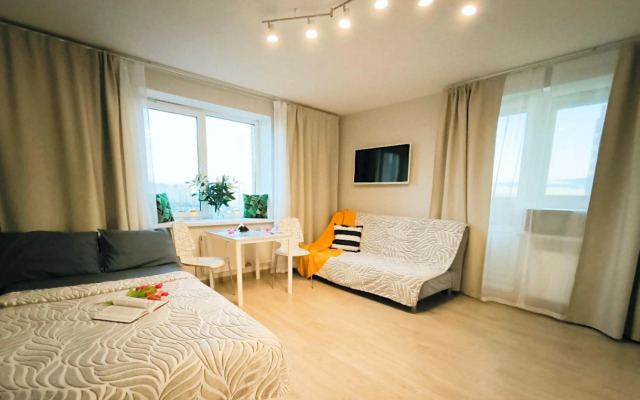 Prostornaya Studiya U Metro Devyatkino Apartament