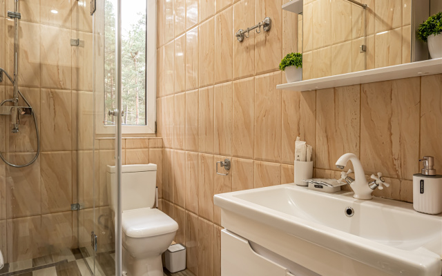 Apartamenty Standartnye s Balkonom i Krasivym Vidom v Sosnovom Lesu ot Kvartiruking