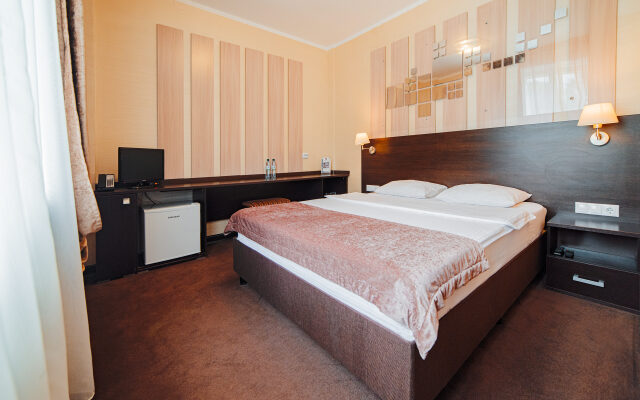 Shato City Hotel