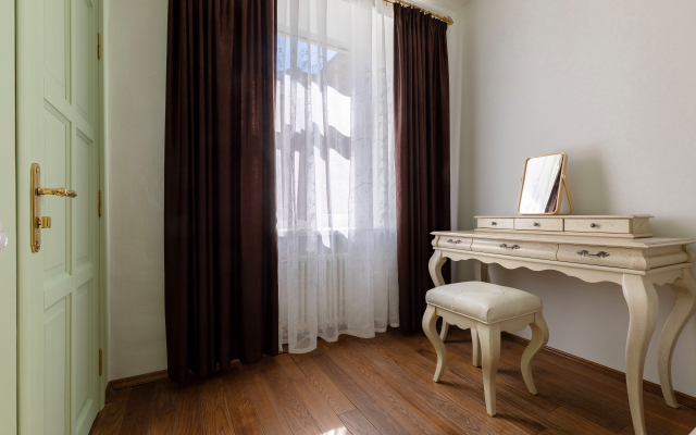 Mojka 28 U Ermitazha Apartments